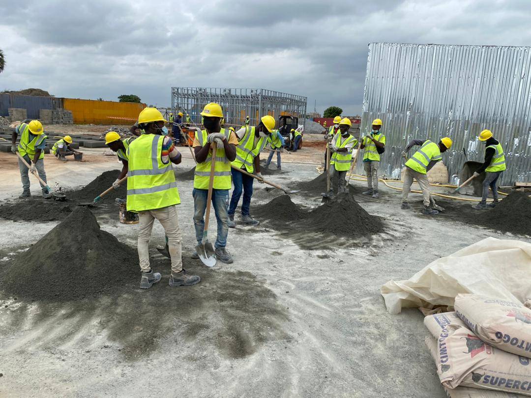 NOS OUVRIERS À AMOU OBLO